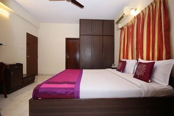 Oyo 2388 Hebbal Hotel Bangalore Exterior foto